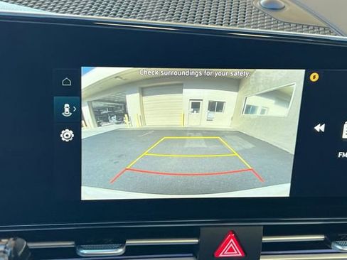 Certified 2025 Hyundai Elantra Limited FWD image 24