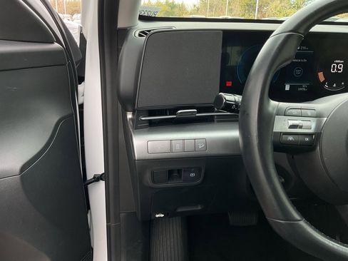 Used 2025 Hyundai Kona SEL image 26