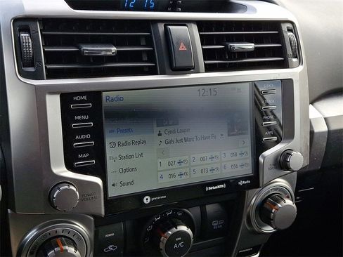 Used 2023 Toyota 4Runner SR5 Premium image 18