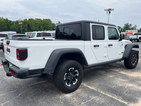 Used 2026 Jeep Gladiator Rubicon AWD/4WD image 3