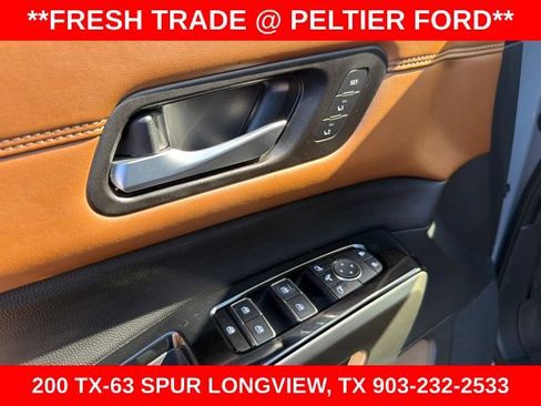Used 2024 Nissan Pathfinder Platinum FWD image 14