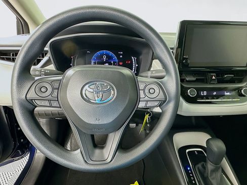 Used 2026 Toyota Corolla LE FWD image 11