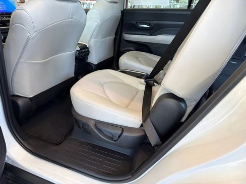 New 2026 Toyota Grand Highlander Platinum image 21