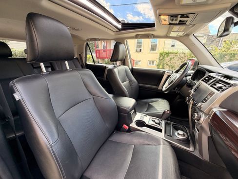 Used 2021 Toyota 4Runner Limited AWD/4WD image 24