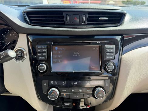 Used 2018 Nissan Rogue Sport SL w/ SL Premium Package FWD image 13