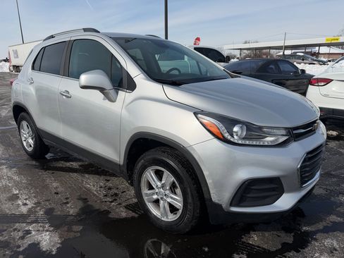 Used 2019 Chevrolet Trax LT w/ Driver Confidence Package image 16