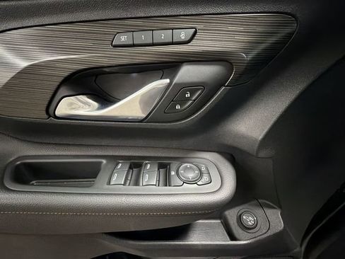 Used 2021 GMC Terrain SLT image 20