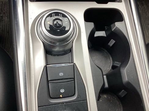 Used 2022 Ford Explorer XLT w/ Equipment Group 202A image 33