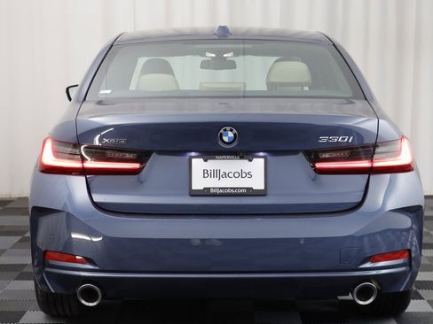 Certified 2025 BMW 330i xDrive Sedan w/ Convenience Package image 15