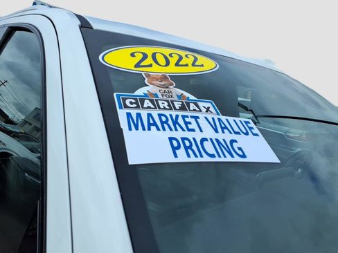 Used 2022 Chevrolet Suburban LT image 9