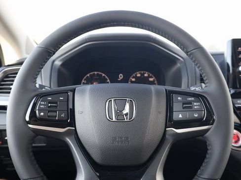 New 2026 Honda Odyssey Touring image 18