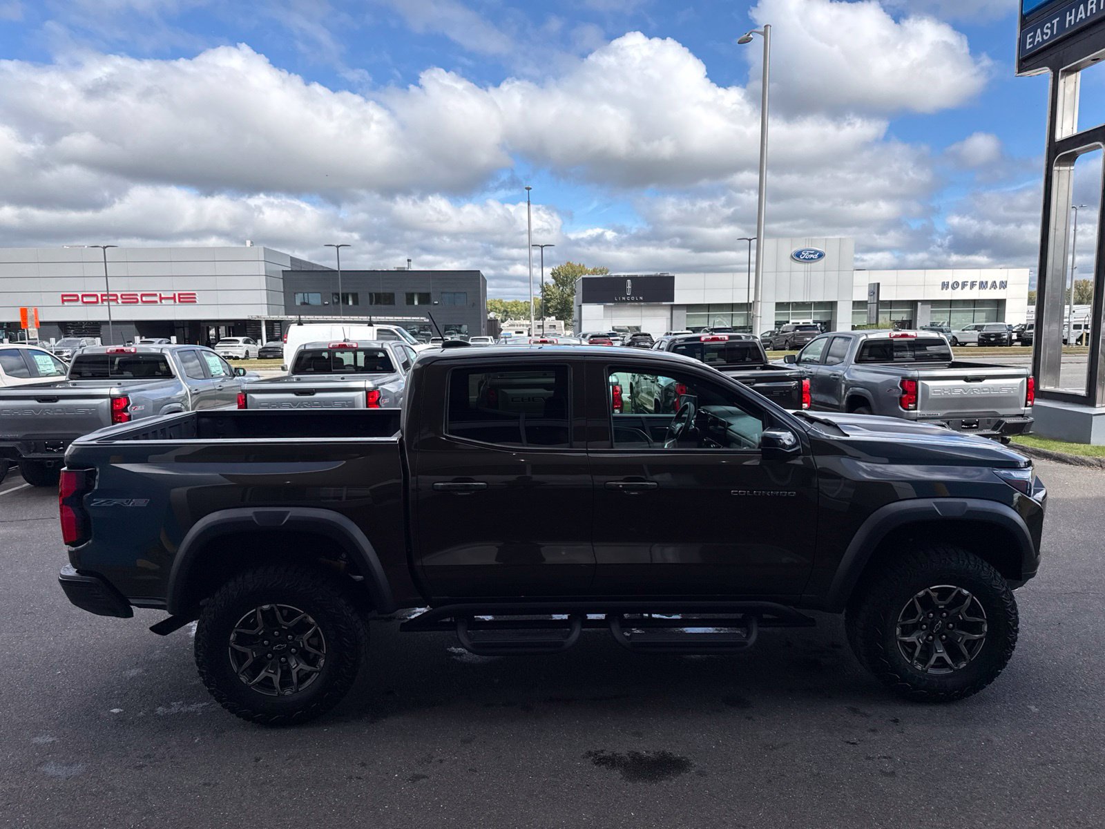 Used 2024 Chevrolet Colorado ZR2 w/ Safety Package AWD/4WD image 5