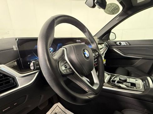 Used 2025 BMW X5 xDrive40i w/ Parking Assistance Package AWD/4WD image 6