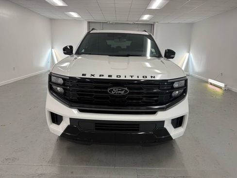 New 2026 Ford Expedition Platinum w/ Stealth Appearance Package image 2