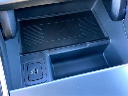 New 2026 Land Rover Range Rover Velar S image 22