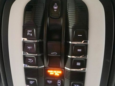 Used 2013 Porsche Cayenne S AWD/4WD image 29