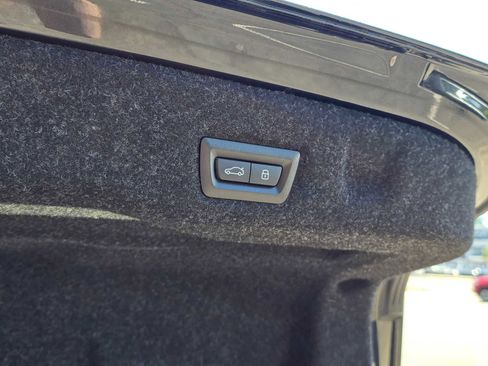 Used 2026 BMW i5 eDrive40 image 17