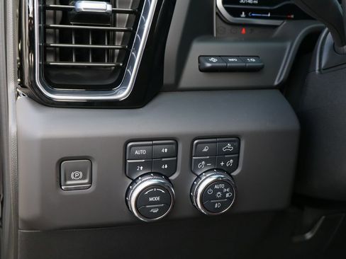 Used 2024 GMC Sierra 2500 Denali Ultimate AWD/4WD image 13