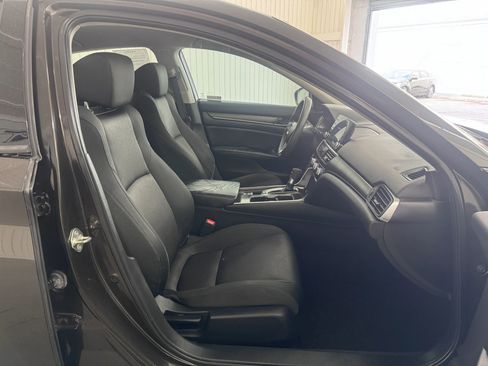 Used 2018 Honda Accord LX image 11