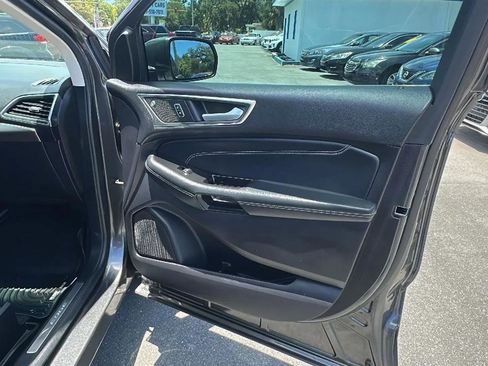 Used 2019 Ford Edge Titanium FWD image 36