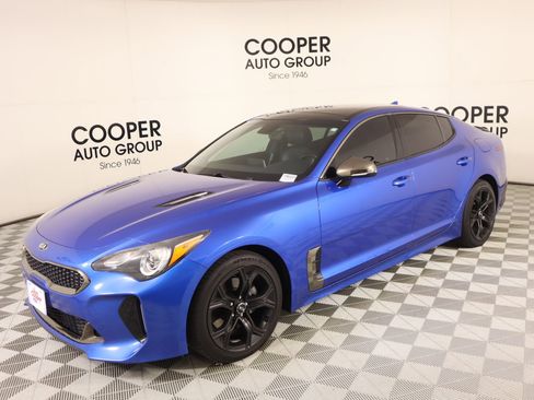 Used 2020 Kia Stinger GT-Line w/ Sun & Sound Package image 11