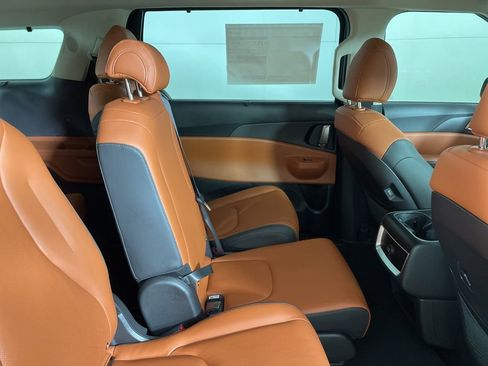 New 2026 Kia Carnival EX image 16