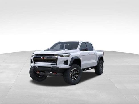 New 2026 Chevrolet Colorado ZR2 w/ Technology Package AWD/4WD image 8