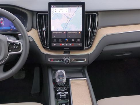 New 2026 Volvo XC60 B5 Plus w/ Climate Package image 15