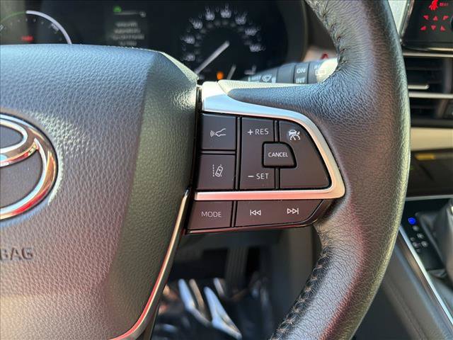 Used 2022 Toyota Sienna XLE w/ XLE Plus Package FWD image 16