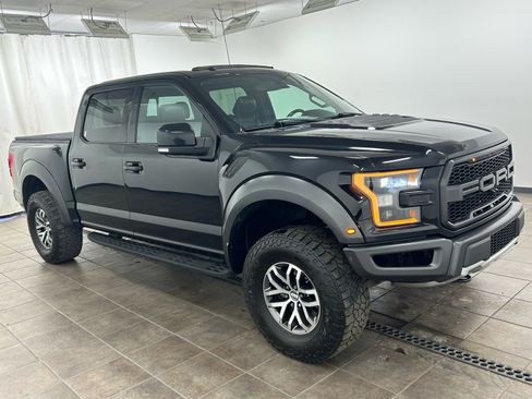Used 2018 Ford F150 Raptor w/ Equipment Group 802A Luxury image 6