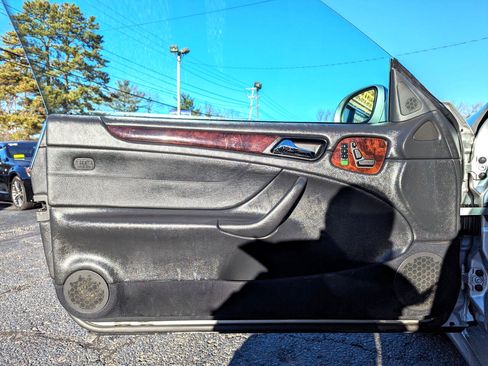 Used 2002 Mercedes-Benz CLK 320 Cabriolet image 11