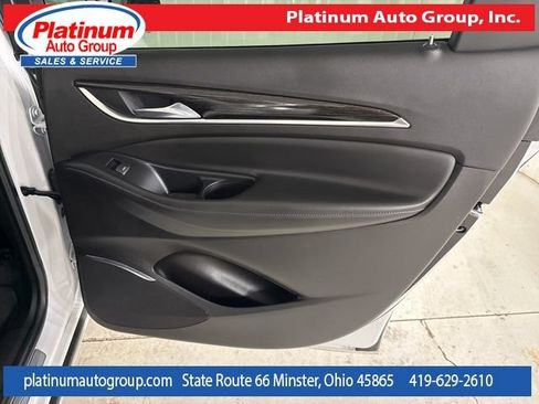 Used 2021 Buick Enclave Avenir w/ Avenir Technology Package FWD image 37