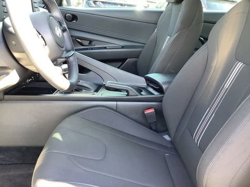 Certified 2025 Hyundai Elantra Sport image 15
