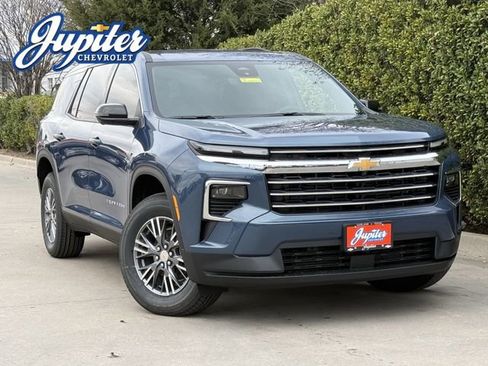 New 2026 Chevrolet Traverse LT image 1