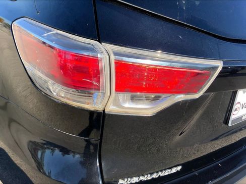 Used 2015 Toyota Highlander Limited image 28