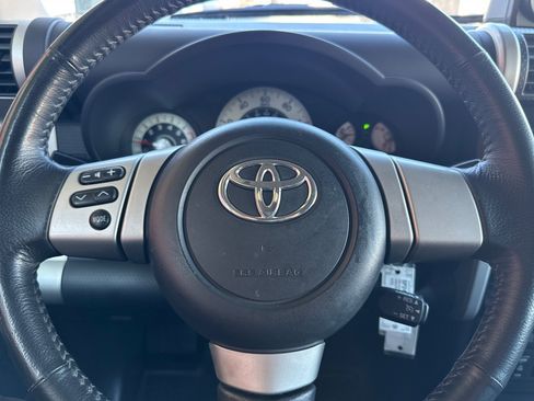 Used 2008 Toyota FJ Cruiser 4WD image 25