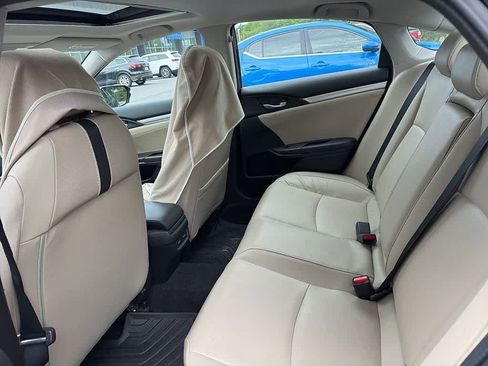 Used 2017 Honda Civic Touring image 10