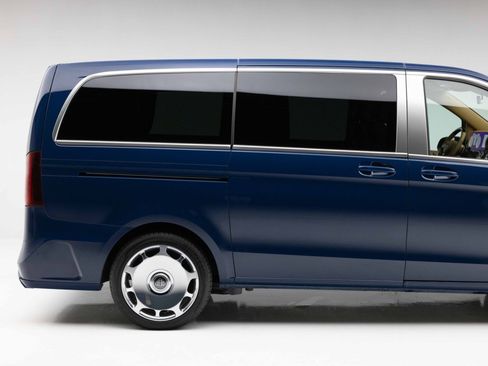 Used 2021 Mercedes-Benz Metris Passenger image 21