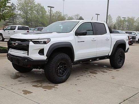 Used 2024 Chevrolet Colorado Z71 w/ Z71 Convenience Package 2 image 1