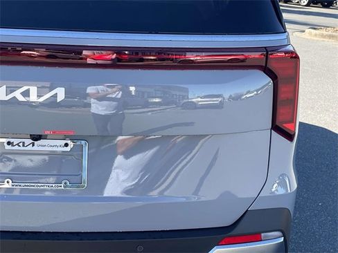 New 2026 Kia Carnival SX image 11