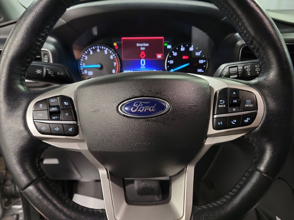 Used 2022 Ford Explorer XLT w/ Equipment Group 202A AWD/4WD image 23