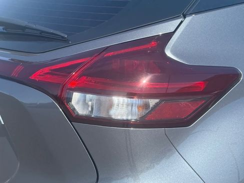 Used 2025 Nissan Kicks Play S image 10