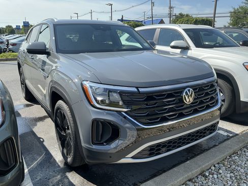 New 2026 Volkswagen Atlas Cross Sport SE AWD/4WD image 2