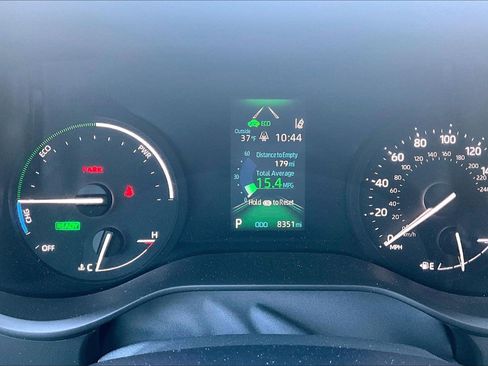 Used 2024 Toyota Sienna XLE image 19