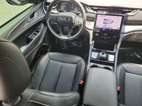 Used 2024 Jeep Grand Cherokee Limited w/ Black Appearance Package RWD image 13