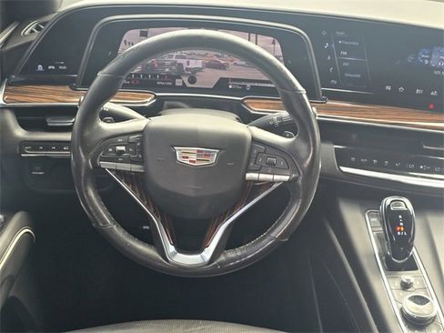 Used 2021 Cadillac Escalade ESV Premium Luxury image 17