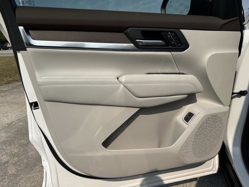 New 2026 GMC Terrain Denali w/ LPO, Black Badging Package AWD/4WD image 18