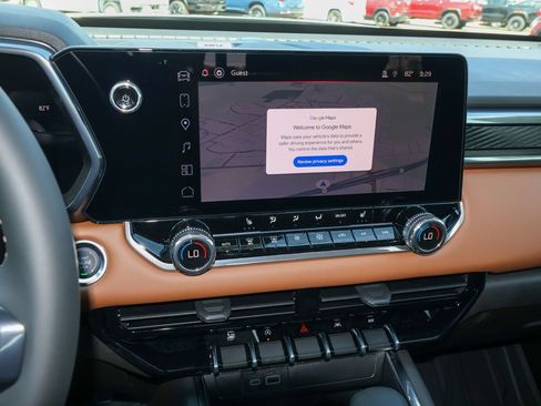New 2026 GMC Canyon AT4 w/ Technology Plus Package AWD/4WD image 18