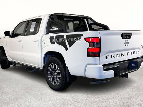 Used 2024 Nissan Frontier SL w/ Technology Package image 17