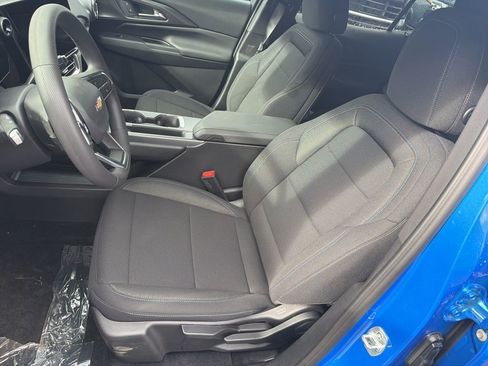 New 2026 Chevrolet Equinox EV LT image 18